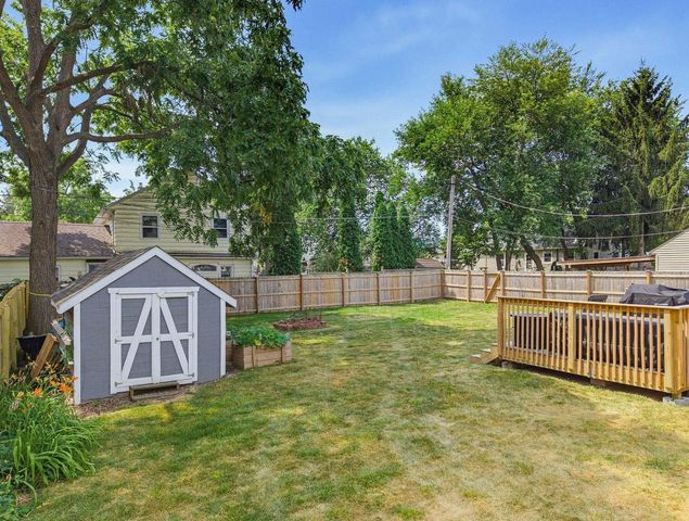 34903 PARKWAY DRIVE, Oconomowoc, WI 53066