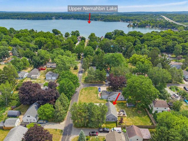 34903 PARKWAY DRIVE, Oconomowoc, WI 53066