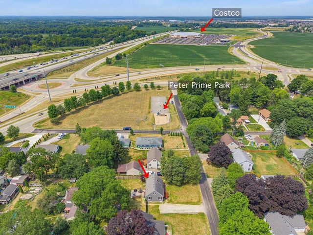 34903 PARKWAY DRIVE, Oconomowoc, WI 53066