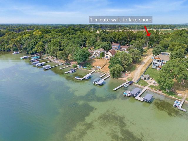 34903 PARKWAY DRIVE, Oconomowoc, WI 53066