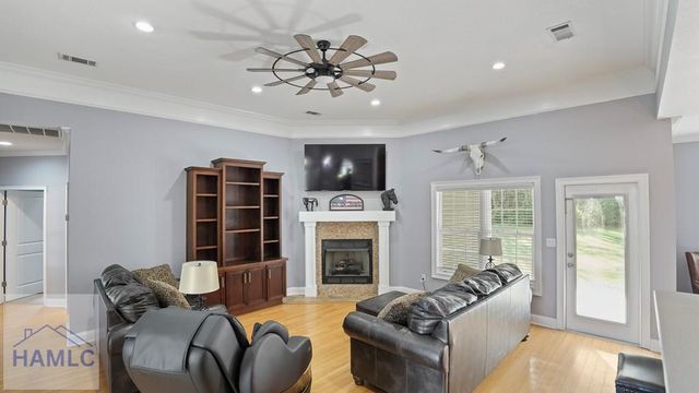 21 Bailey Drive, Jesup, GA 31545