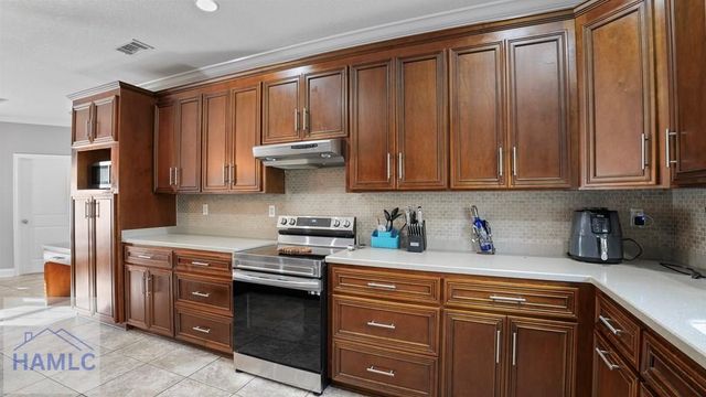 21 Bailey Drive, Jesup, GA 31545