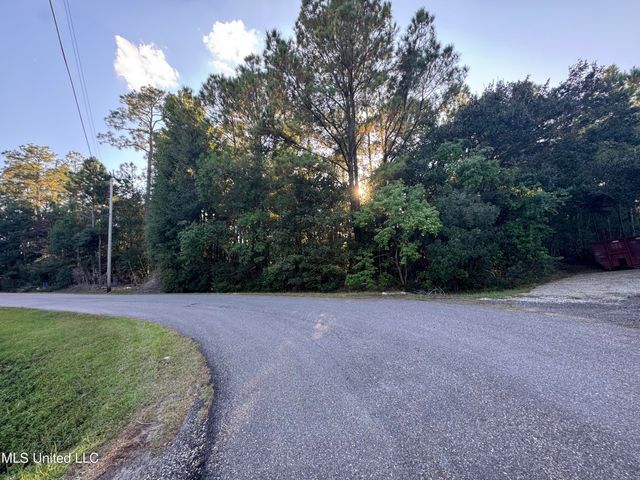 9079 Iris Street, Bay Saint Louis, MS 39520