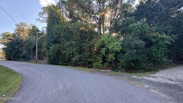 9079 Iris Street, Bay Saint Louis, MS 39520