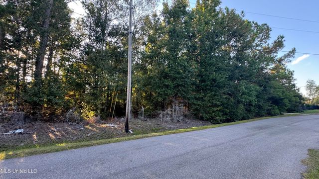 9079 Iris Street, Bay Saint Louis, MS 39520