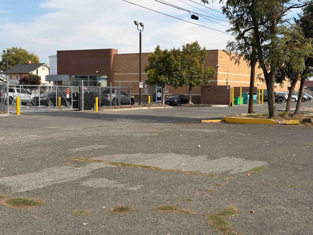 410 W Bonneville Ave, Other, WA 99301 photo 5