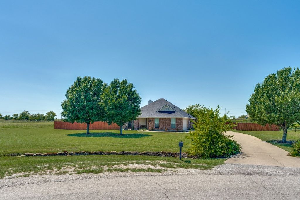 274 Heather Lane, Decatur, TX 76234