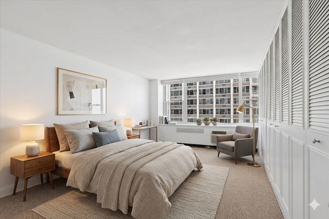 4250 N Marine Drive 531, Chicago, IL 60613