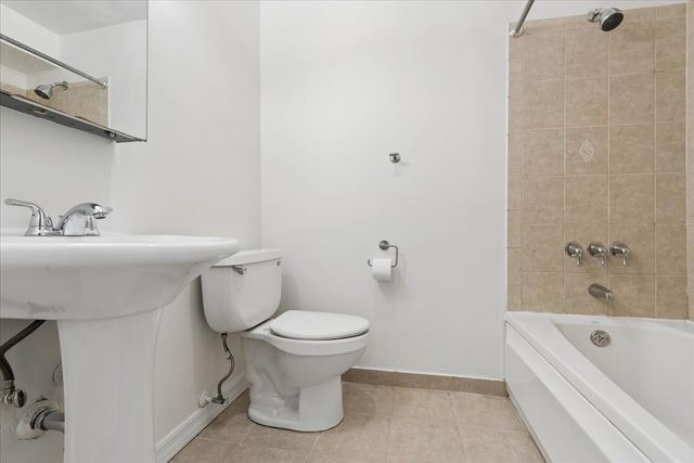 4250 N Marine Drive 531, Chicago, IL 60613