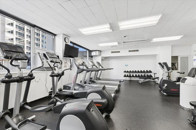 4250 N Marine Drive 531, Chicago, IL 60613