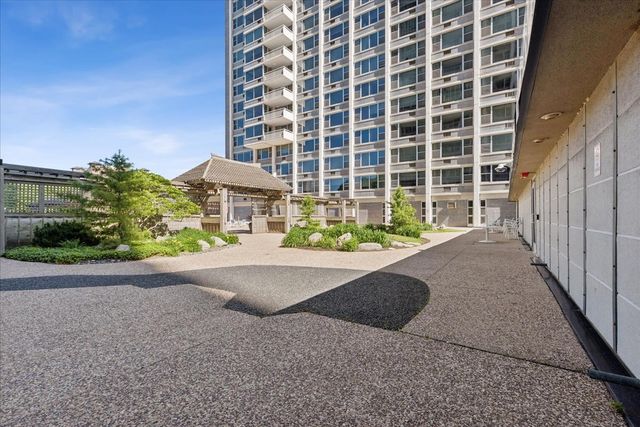 4250 N Marine Drive 531, Chicago, IL 60613