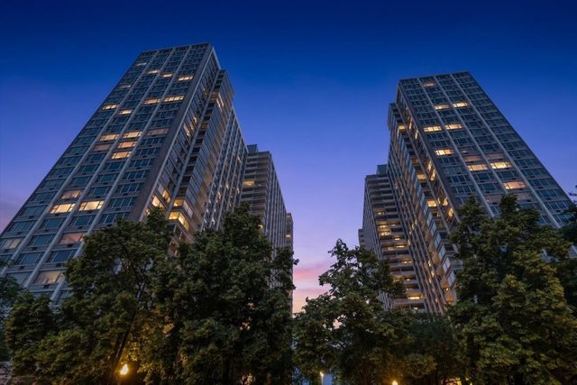 4250 N Marine Drive 531, Chicago, IL 60613