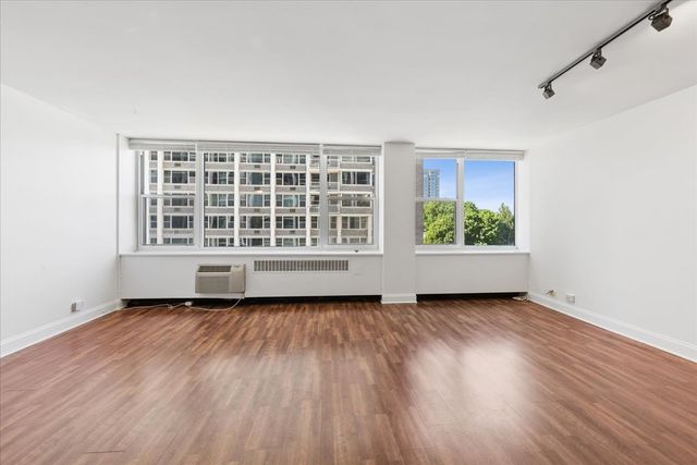 4250 N Marine Drive 531, Chicago, IL 60613