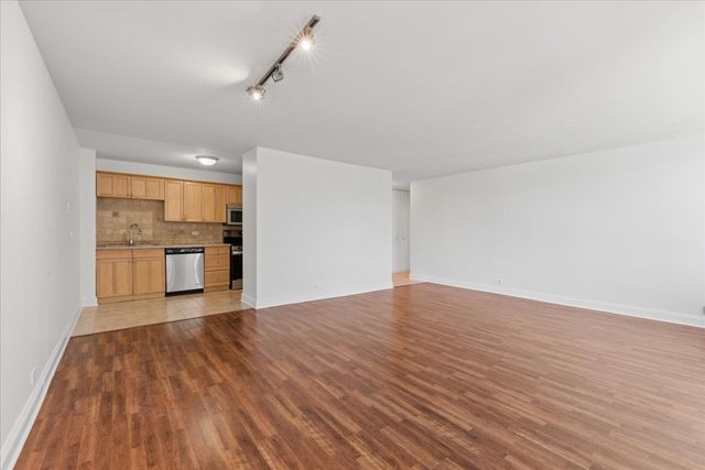 4250 N Marine Drive 531, Chicago, IL 60613