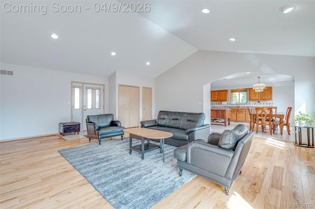 29593 Medbury Street, Farmington Hills, MI 48336