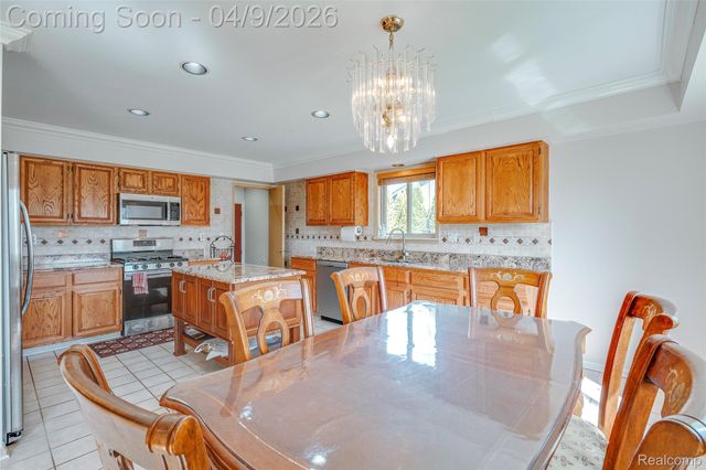 29593 Medbury Street, Farmington Hills, MI 48336