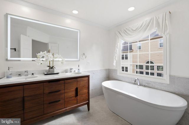 3903 CHARLES AVE, Alexandria, VA 22305