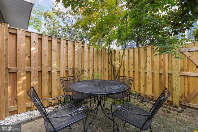 3903 CHARLES AVE, Alexandria, VA 22305