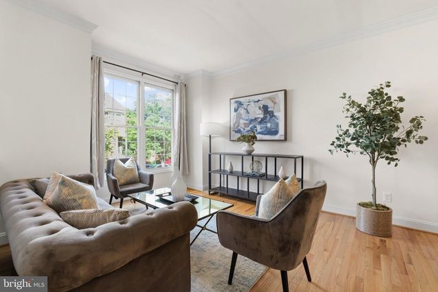 3903 CHARLES AVE, Alexandria, VA 22305