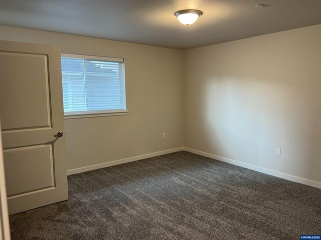 972 N 2nd St, Jefferson, OR 97352