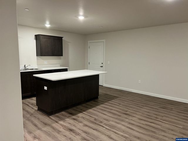 972 N 2nd St, Jefferson, OR 97352