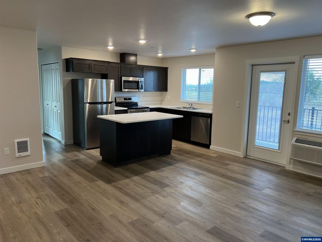 972 N 2nd St, Jefferson, OR 97352