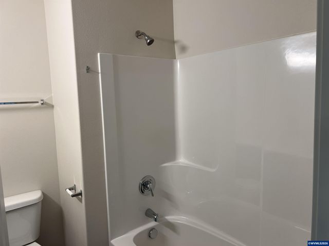 972 N 2nd St, Jefferson, OR 97352