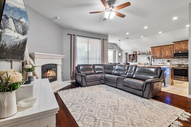 2604 Leisure Lane, Little Elm, TX 75068