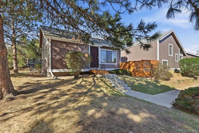 3757 S Genoa Circle B, Aurora, CO 80013