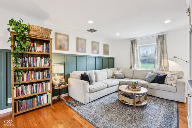 12224 Daugherty Drive, Zionsville, IN 46077