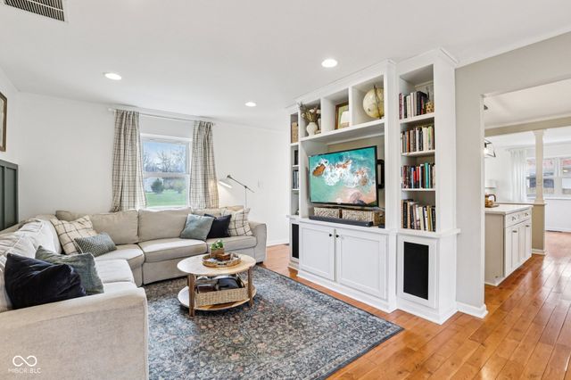 12224 Daugherty Drive, Zionsville, IN 46077