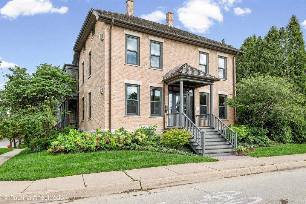 203 Dundee Avenue, Barrington, IL 60010 — exterior
