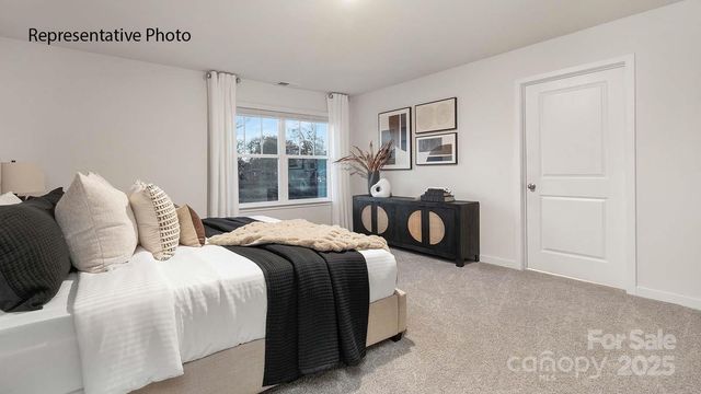 1375 37th Avenue Lane NE, Hickory, NC 28601