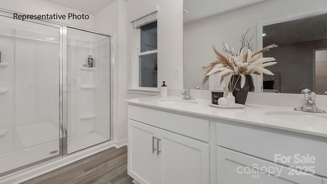 1375 37th Avenue Lane NE, Hickory, NC 28601