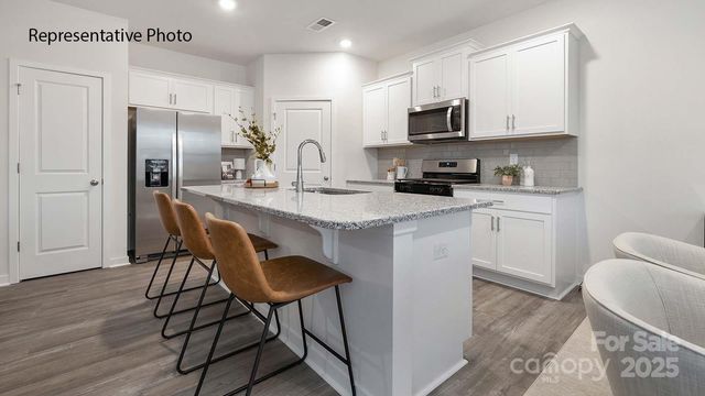 1375 37th Avenue Lane NE, Hickory, NC 28601