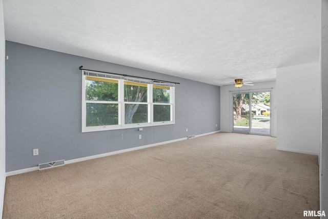 109 N 3RD Street, Colona, IL 61241