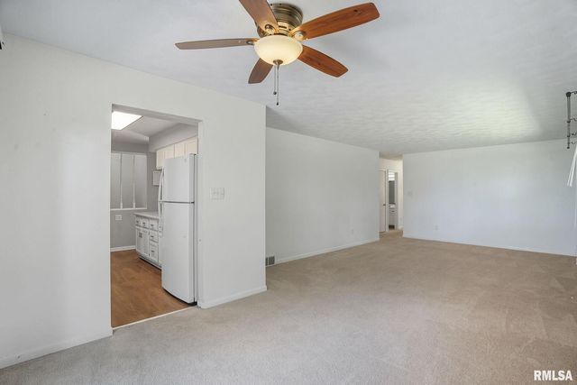 109 N 3RD Street, Colona, IL 61241