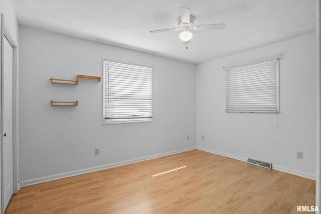 109 N 3RD Street, Colona, IL 61241