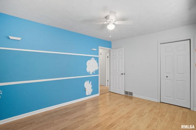 109 N 3RD Street, Colona, IL 61241