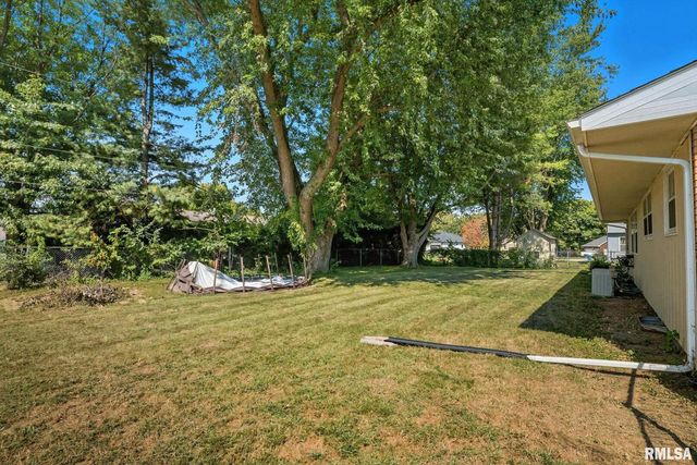 109 N 3RD Street, Colona, IL 61241