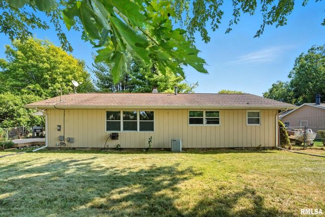 109 N 3RD Street, Colona, IL 61241