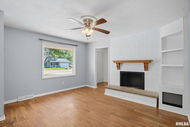 109 N 3RD Street, Colona, IL 61241