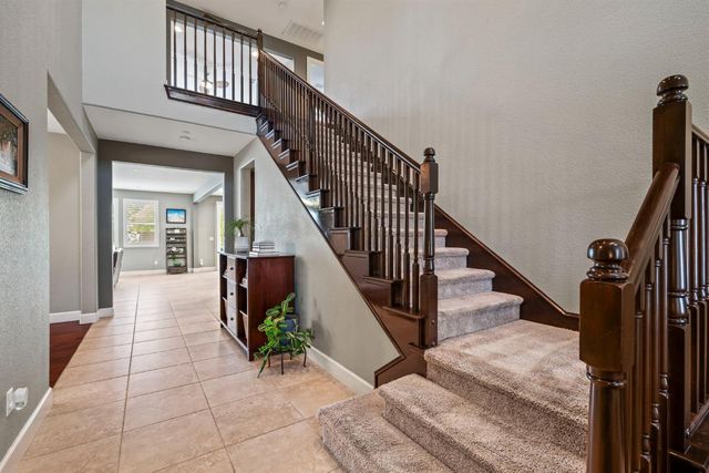 902 Anvil Cir, Rocklin, CA 95765