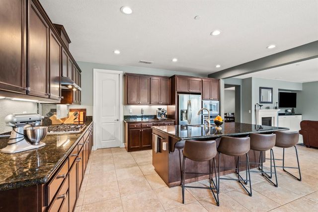 902 Anvil Cir, Rocklin, CA 95765