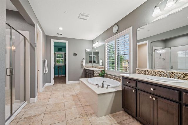 902 Anvil Cir, Rocklin, CA 95765