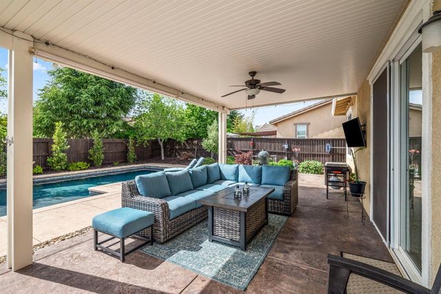 902 Anvil Cir, Rocklin, CA 95765
