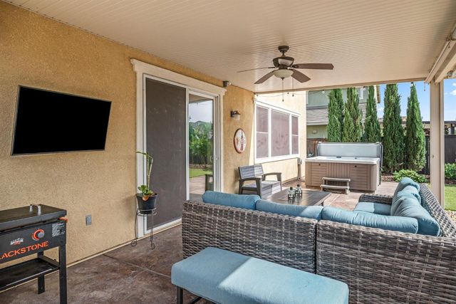 902 Anvil Cir, Rocklin, CA 95765