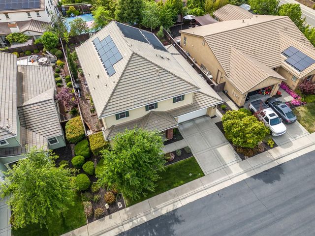 902 Anvil Cir, Rocklin, CA 95765