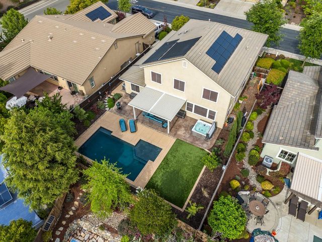 902 Anvil Cir, Rocklin, CA 95765