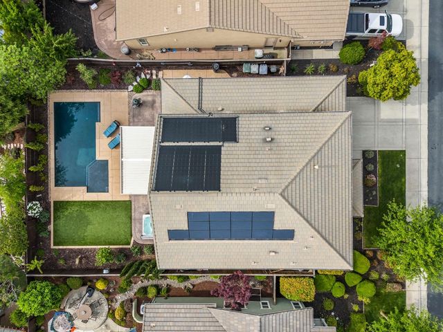 902 Anvil Cir, Rocklin, CA 95765